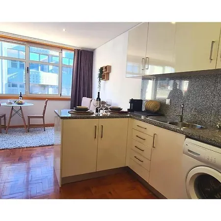 Spacious Flat In The Center 4t Oporto